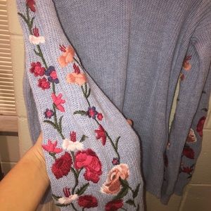 American Eagle Sweater with flower embroidery